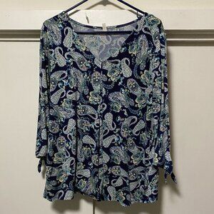 Gilli beautiful navy paisley, 3/4 length, open sleeve, blouse, size 2X